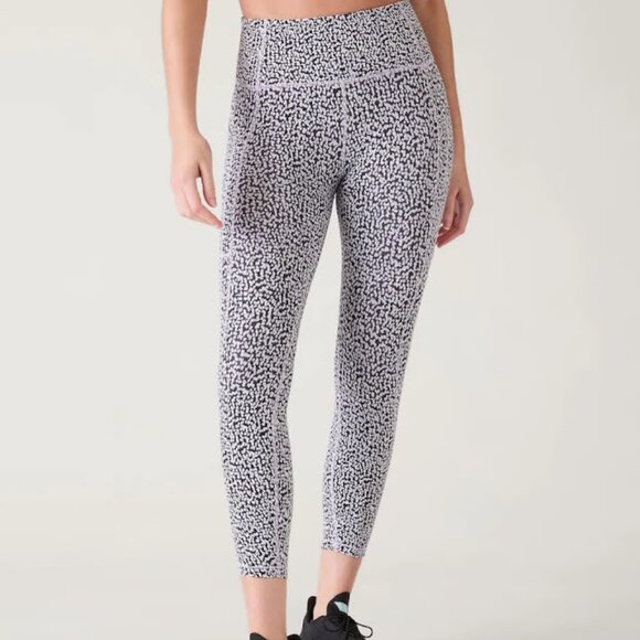 Athleta Pants - Athleta Ultimate Stash High Rise Textured 7/8 Legging